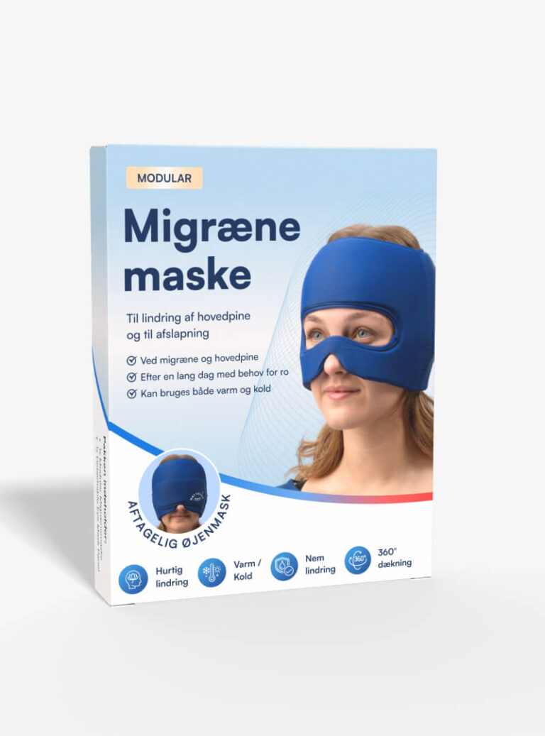 Migrænemaske i blå på model, modulær varm/kold pandemaske til lindring af hovedpine og afslapning